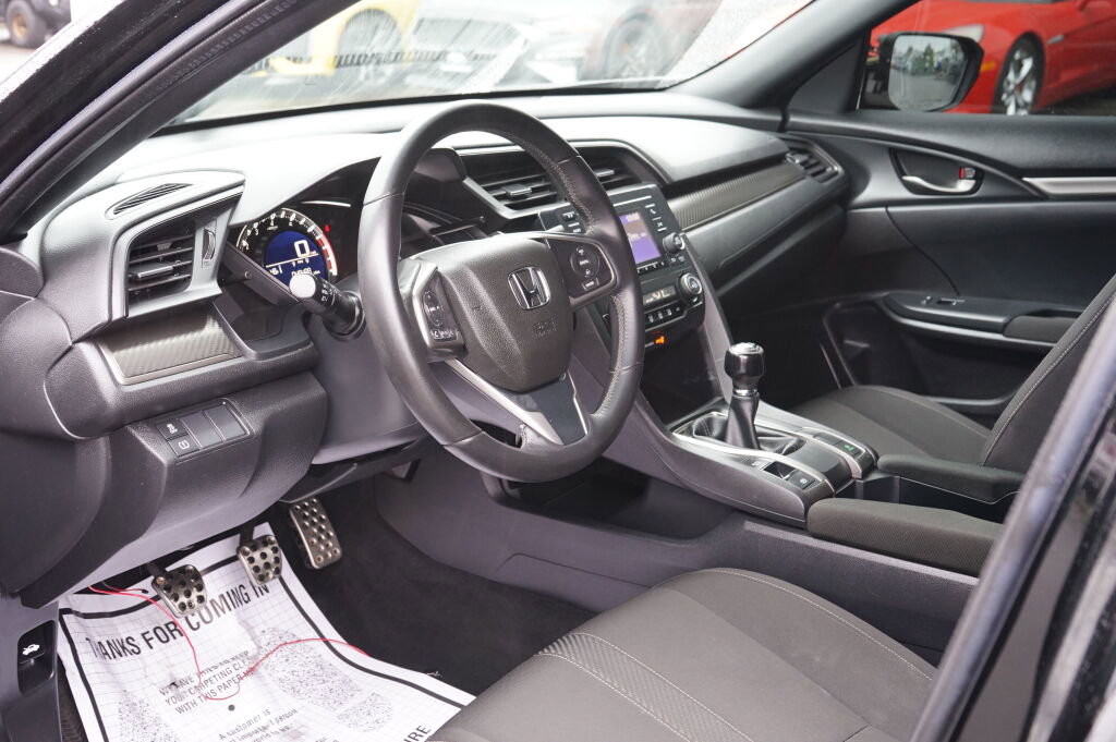 Used 2018 Honda Civic Sport image 8