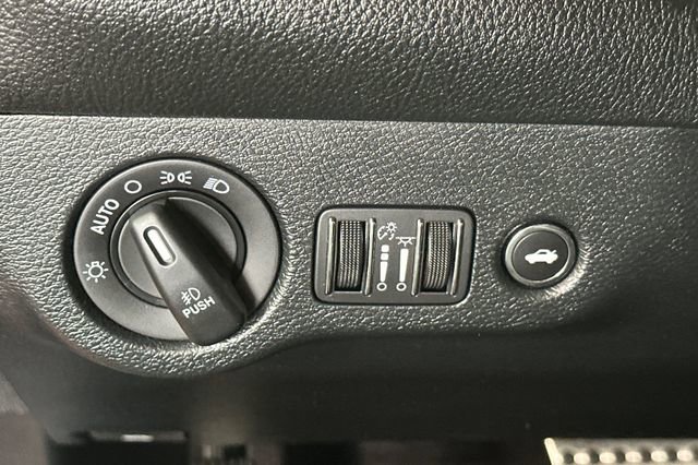 Used 2018 Dodge Challenger T/A image 33