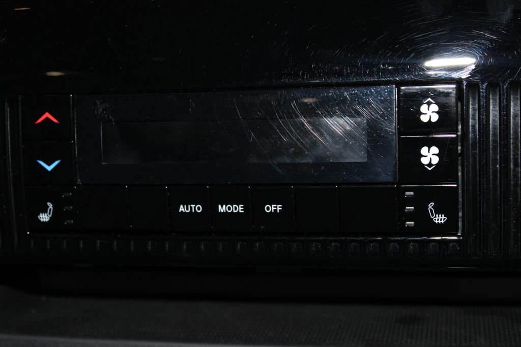 Used 2024 Jeep Wagoneer Series II AWD/4WD image 37
