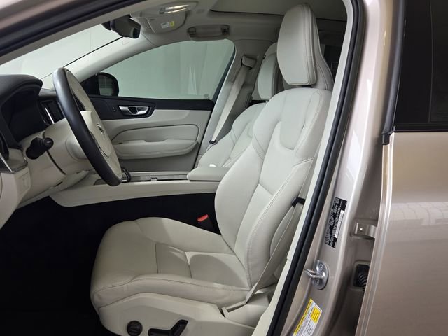 Certified 2023 Volvo XC60 B5 Plus w/ Protection Package Premier AWD/4WD image 13