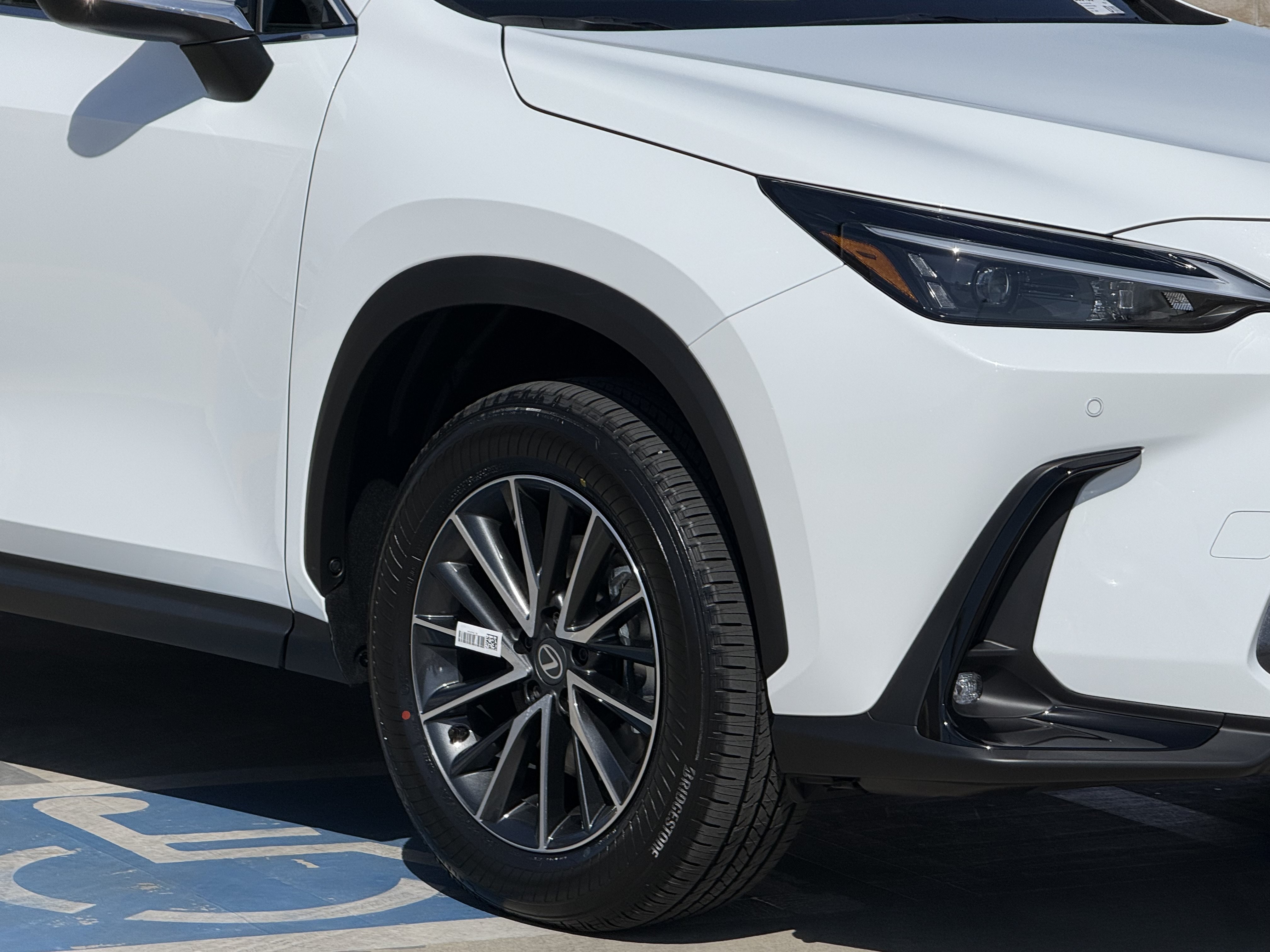 New 2026 Lexus NX 350 AWD image 4
