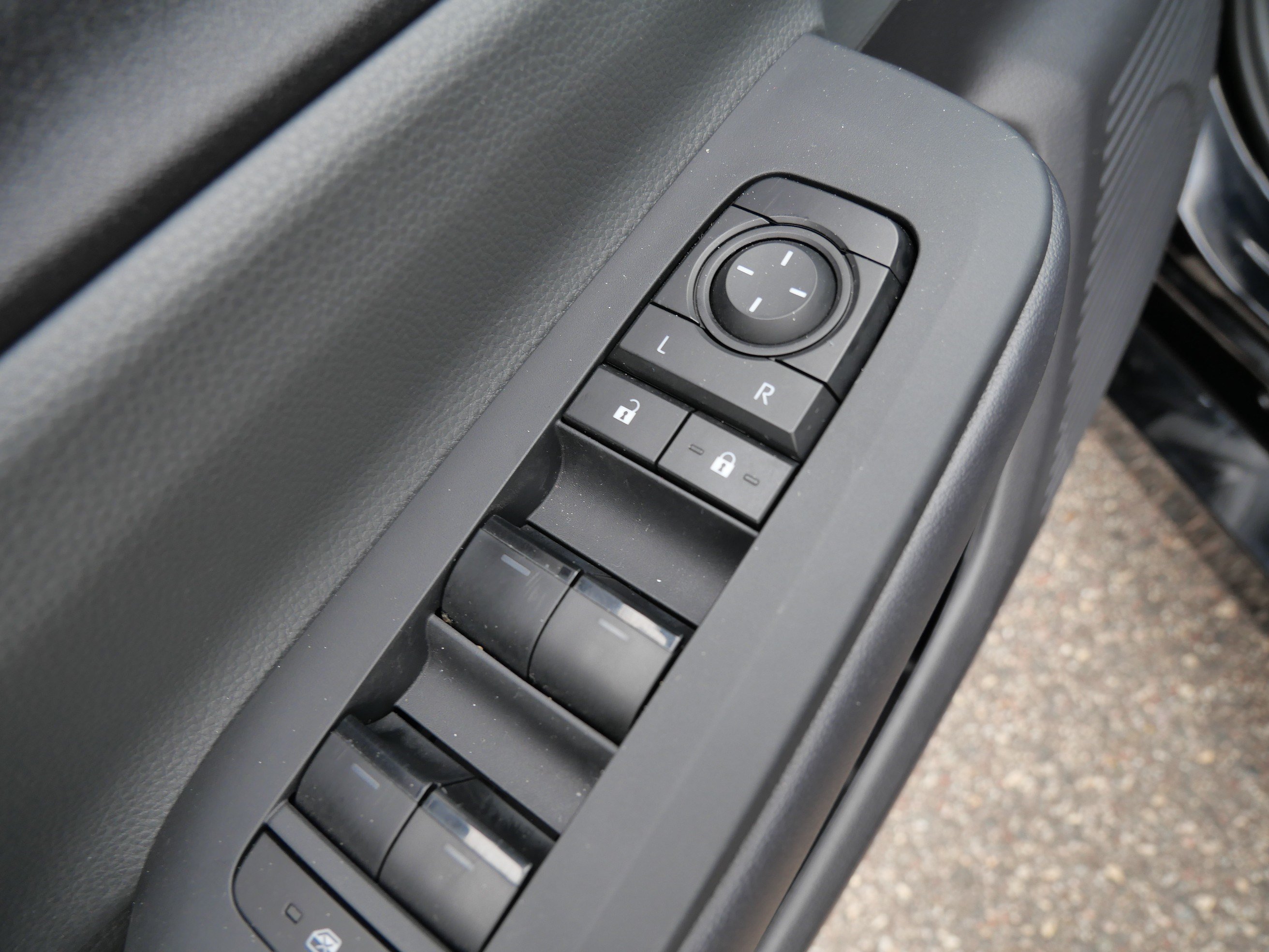 Certified 2025 Toyota Prius LE FWD image 20