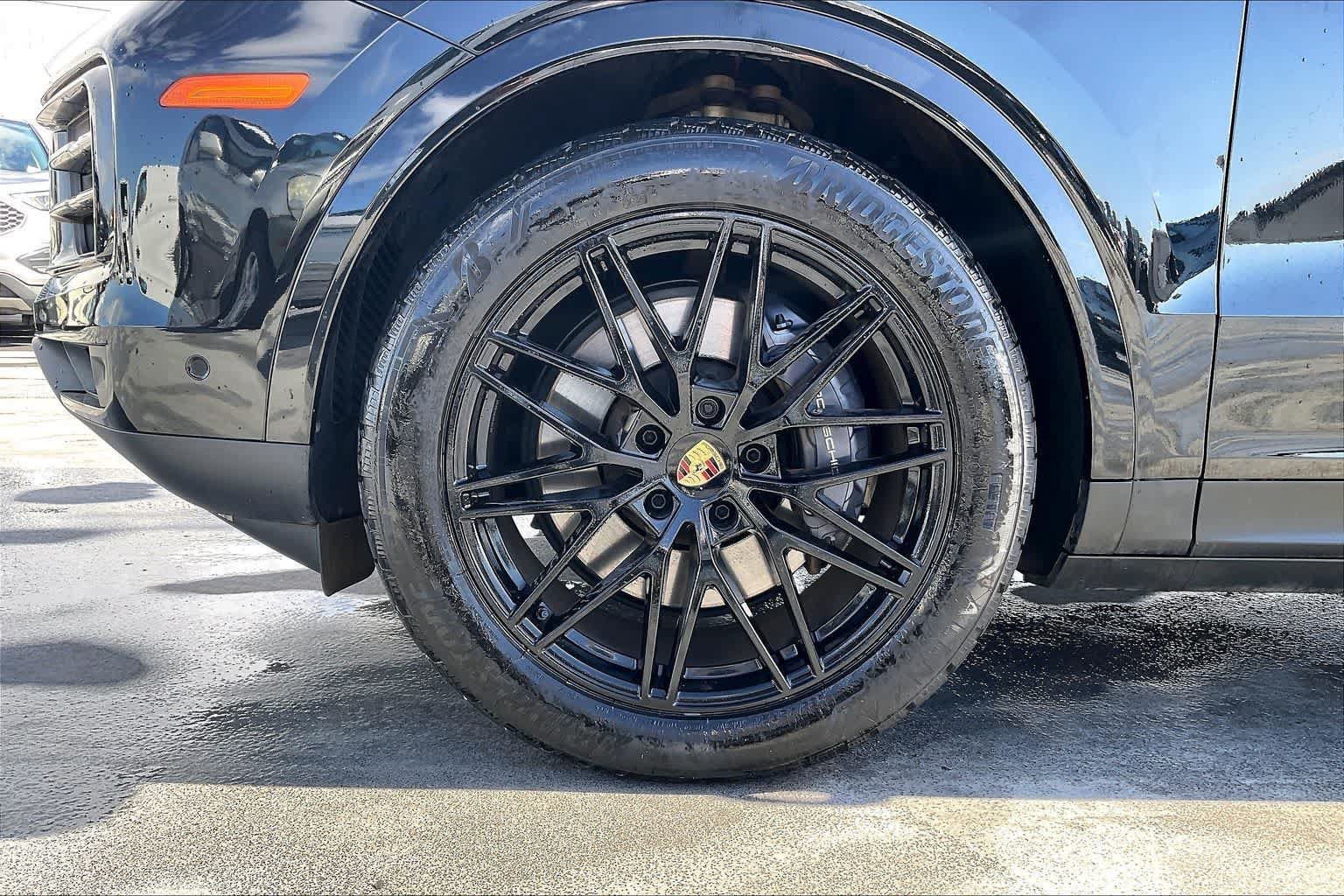 Used 2025 Porsche Cayenne Coupe AWD/4WD image 8