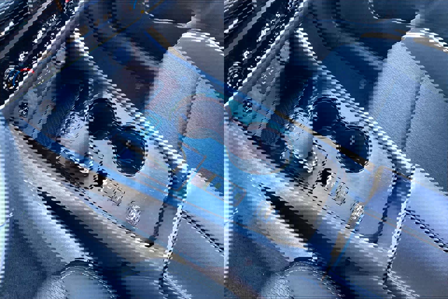 Used 2025 Nissan Rogue SV image 16