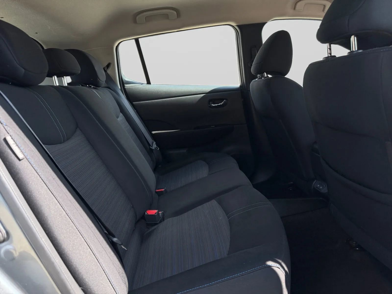 Used 2020 Nissan Leaf SV w/ SV Technology Package image 32