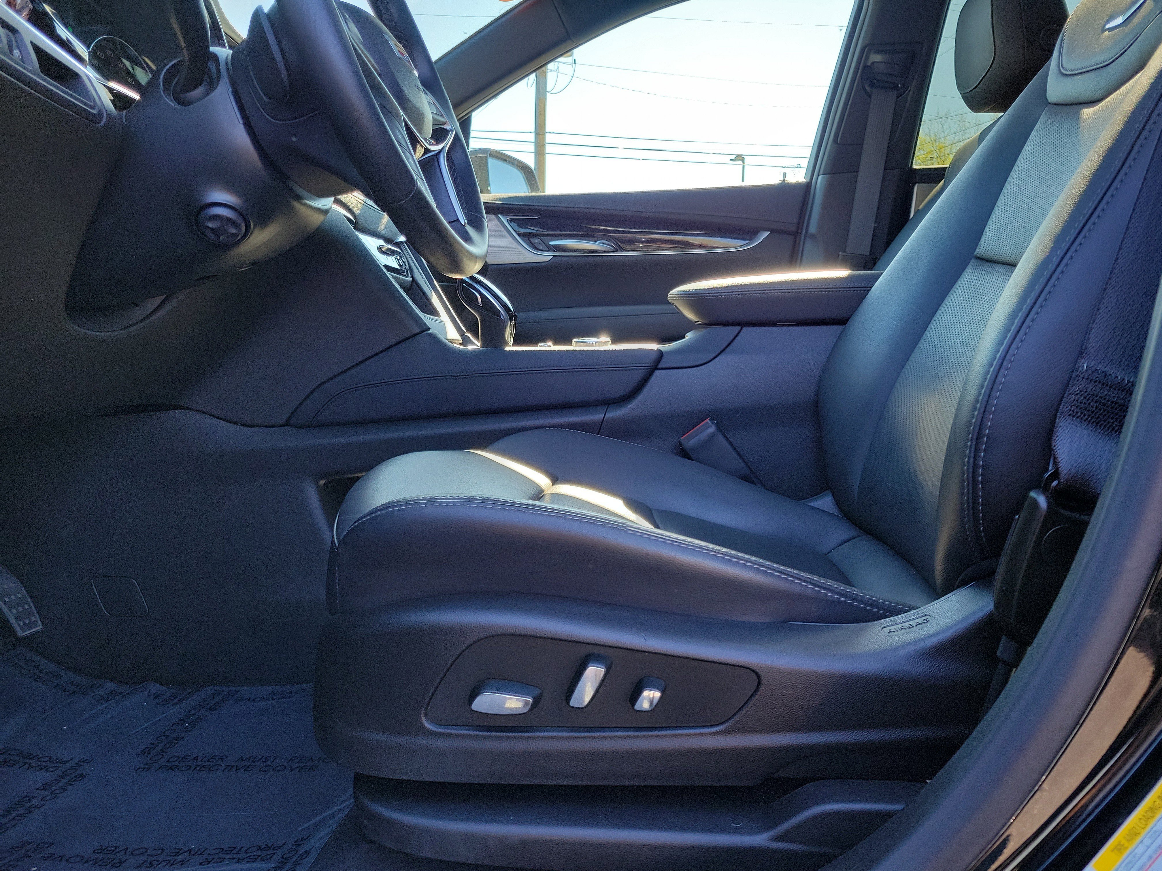 Used 2025 Cadillac XT5 Premium Luxury AWD/4WD image 16