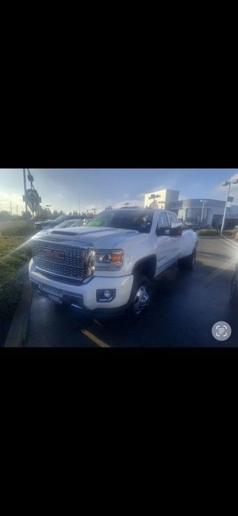 Used 2016 GMC Sierra 3500 Denali w/ Duramax Plus Package AWD/4WD image 5
