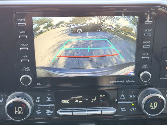 Used 2022 Toyota Highlander XLE AWD/4WD image 15