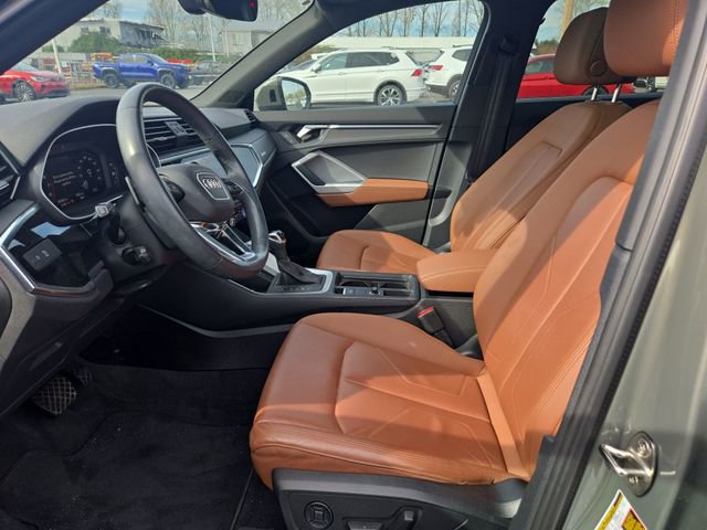 Used 2023 Audi Q3 2.0T Premium w/ Convenience Package image 9