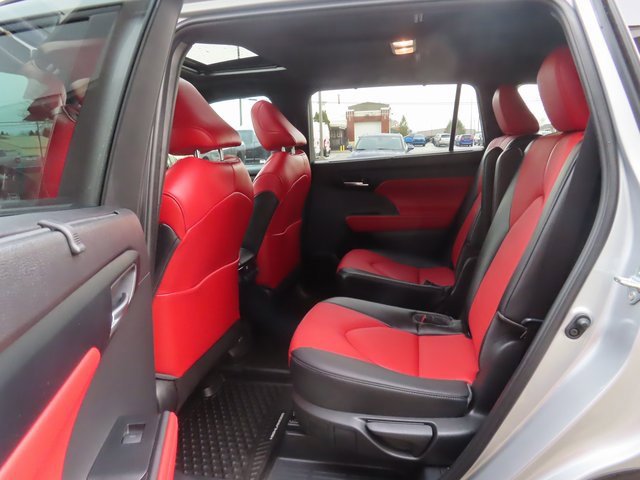 Used 2023 Toyota Highlander XSE image 21
