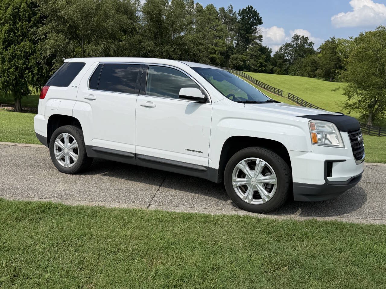 Used 2017 GMC Terrain SLE AWD/4WD image 11