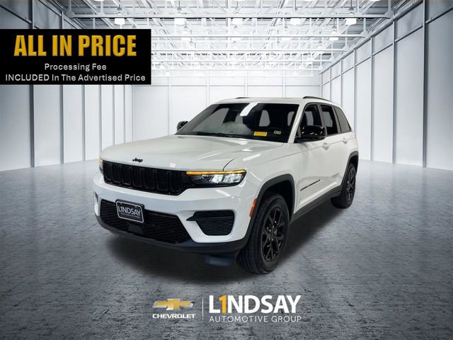 Used 2024 Jeep Grand Cherokee Altitude AWD/4WD image 1