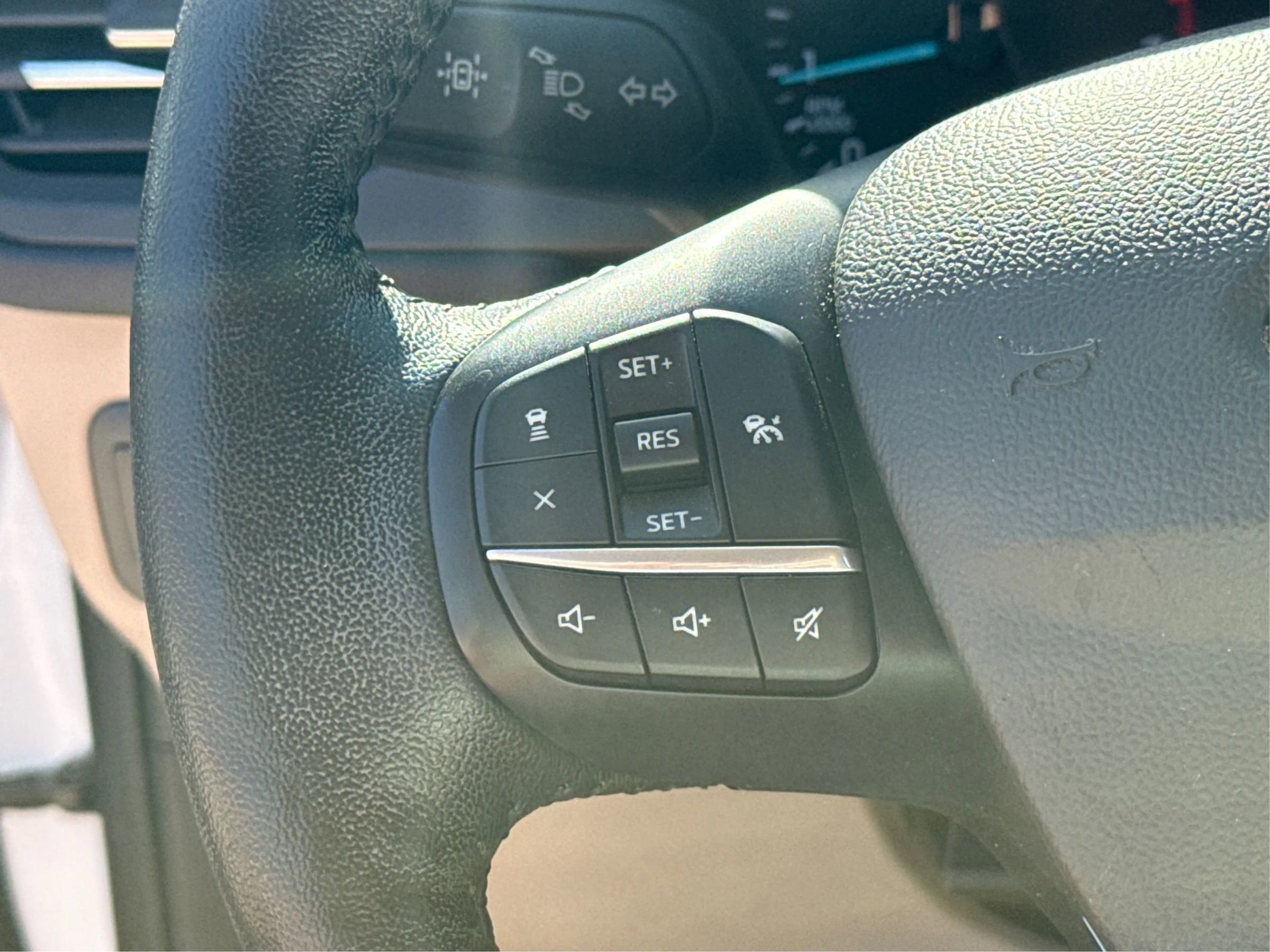 Used 2020 Ford Escape SEL AWD/4WD image 30
