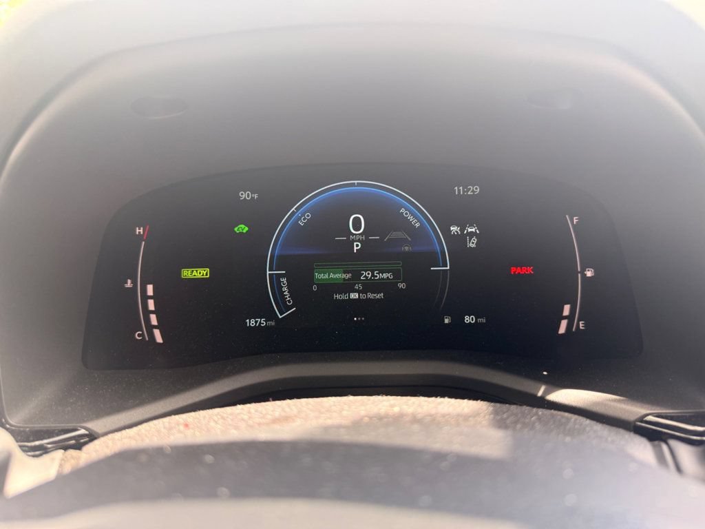 Used 2025 Toyota Camry SE FWD image 3