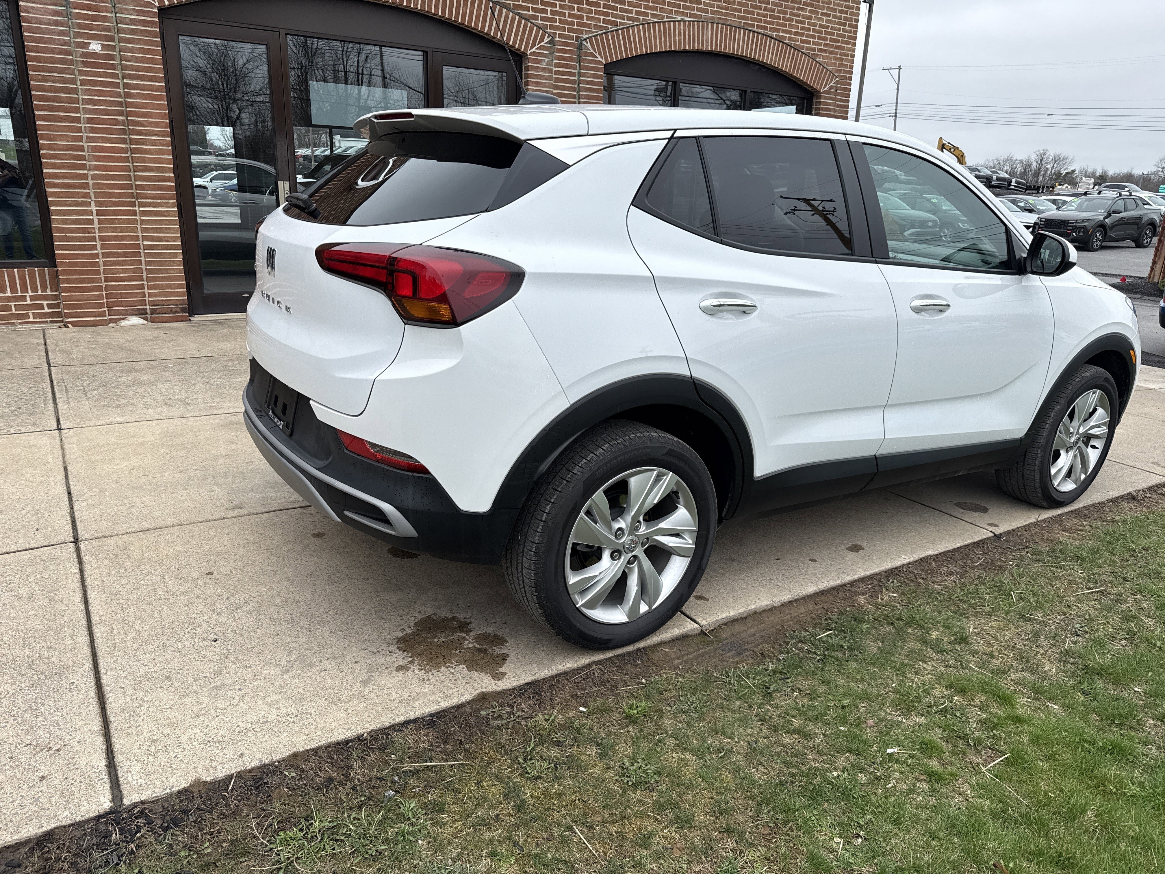 Used 2025 Buick Encore GX Preferred image 3