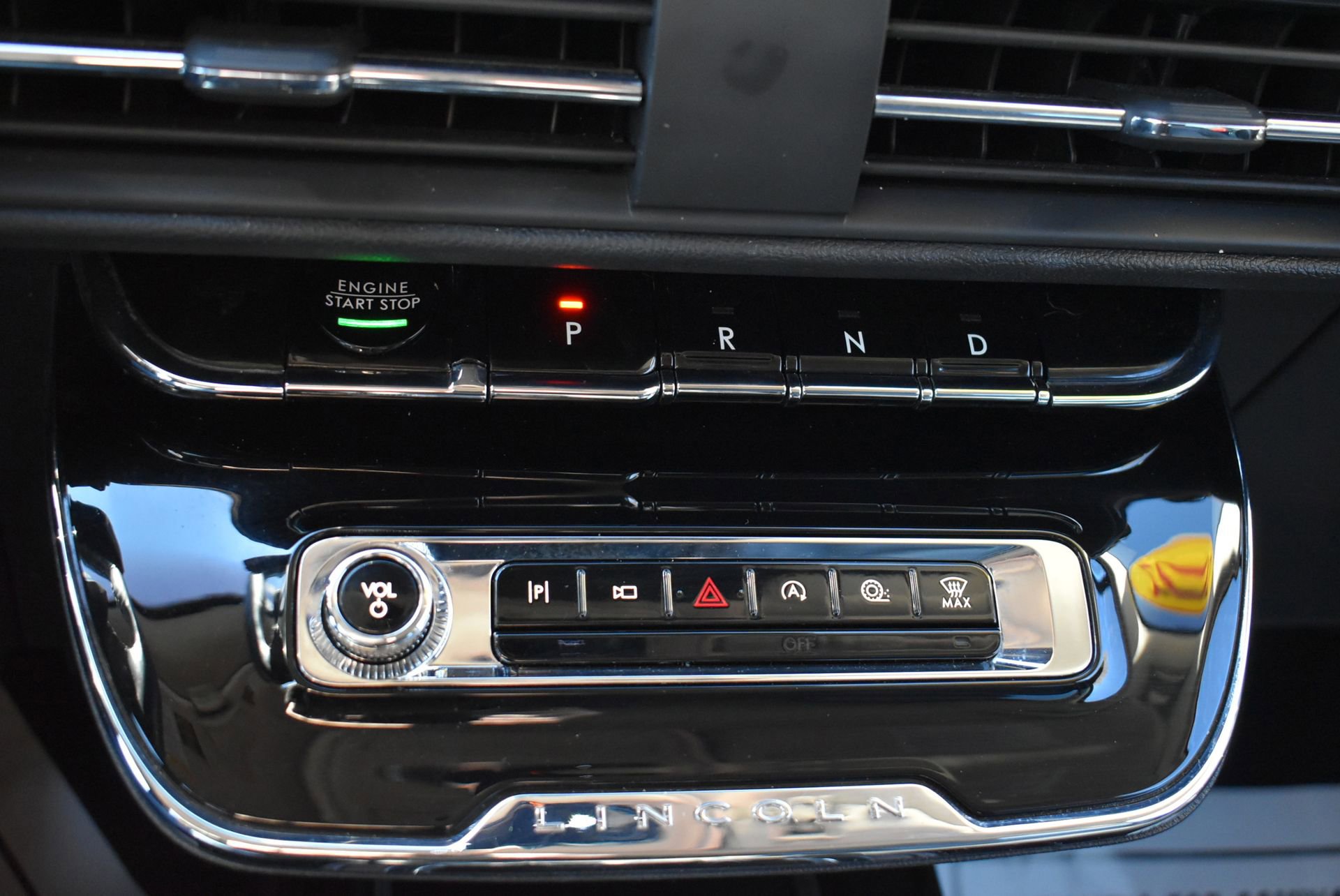 Used 2023 Lincoln Corsair Reserve w/ Jet Appearance Package image 27