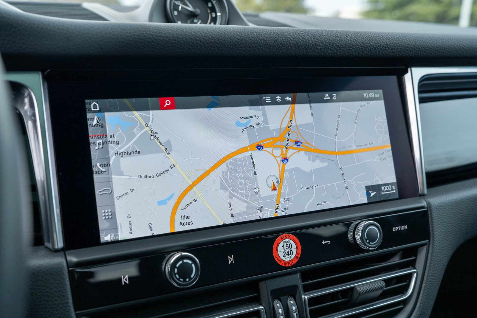 Certified 2025 Porsche Macan image 26