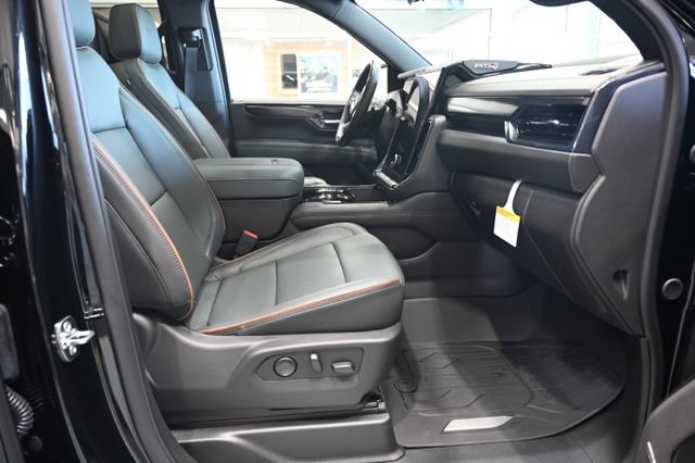 New 2026 GMC Yukon XL AT4 w/ AT4 Premium Plus Package AWD/4WD image 12