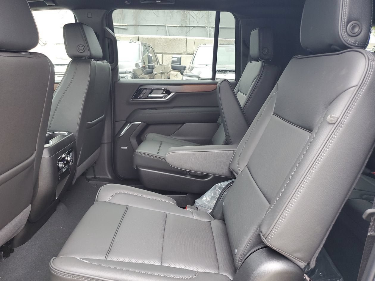 New 2026 GMC Yukon XL Denali w/ Sun & Power Step Package AWD/4WD image 11