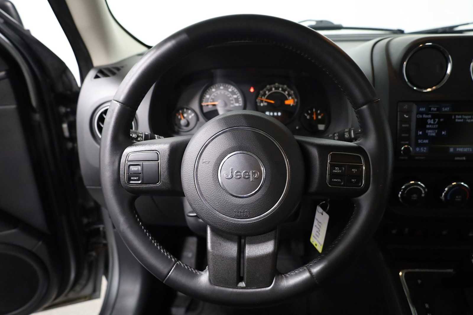 Used 2014 Jeep Patriot Latitude w/ Sun/Sound Group image 22