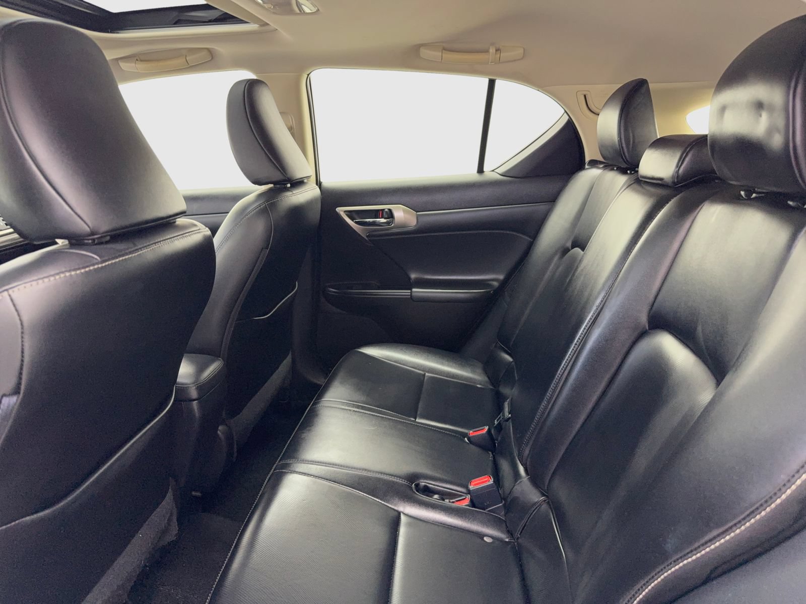 Used 2017 Lexus CT 200h w/ Seat Comfort Package FWD image 36