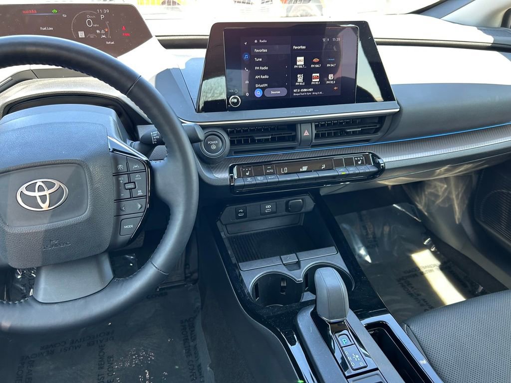Used 2025 Toyota Prius XLE FWD image 17