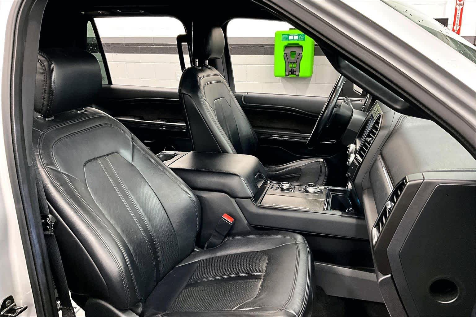 Used 2018 Ford Expedition Limited AWD/4WD image 8