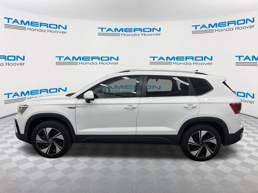 Used 2024 Volkswagen Taos SE AWD/4WD image 2