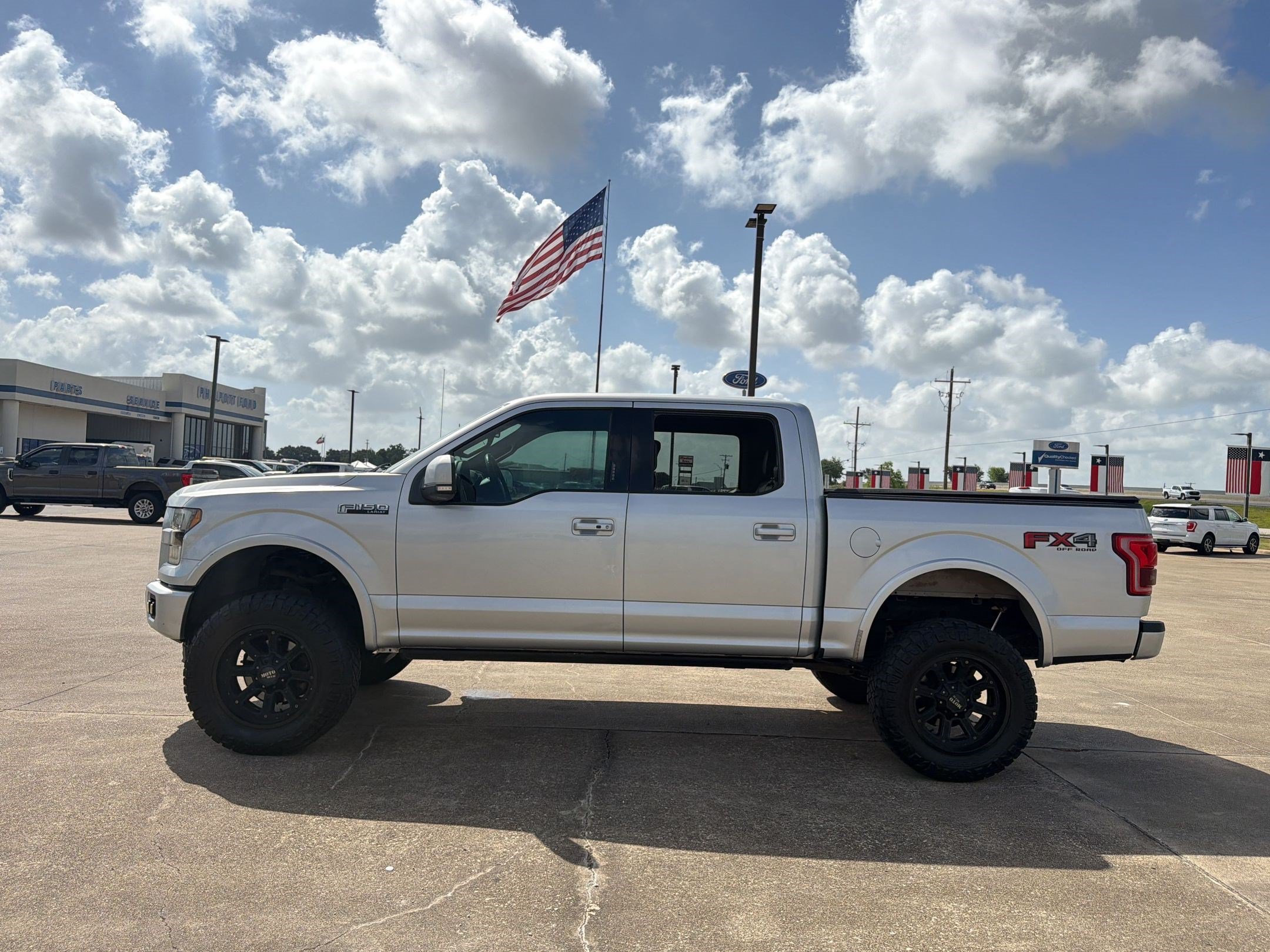 Used 2015 Ford F150 Lariat AWD/4WD image 2
