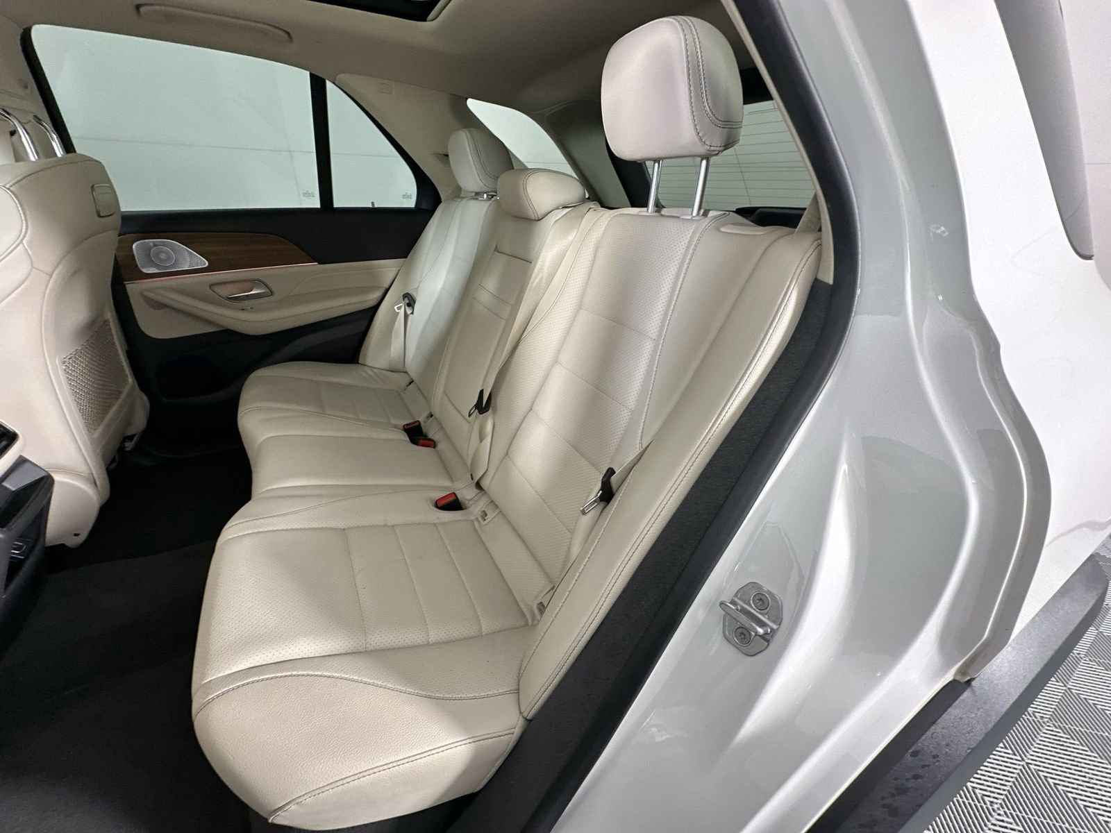 Used 2020 Mercedes-Benz GLE 350 w/ Premium Package image 23