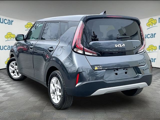Used 2023 Kia Soul LX w/ LX Technology Package FWD image 2