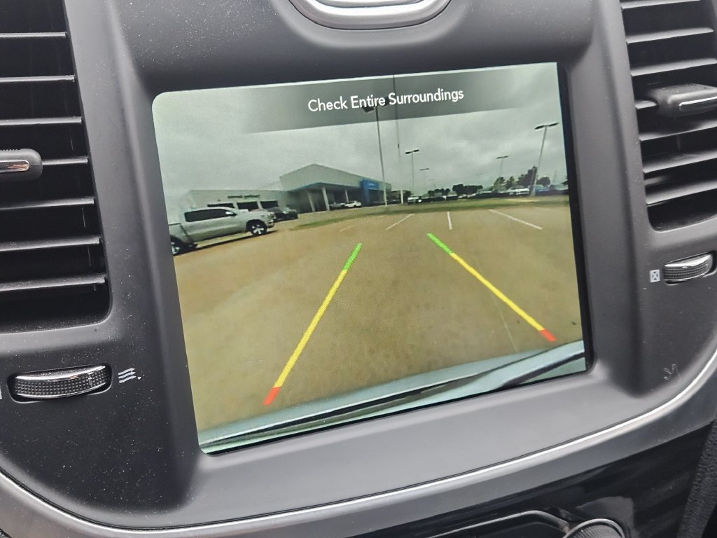 Used 2020 Chrysler 300 Touring w/ Chrome Appearance Package RWD image 18
