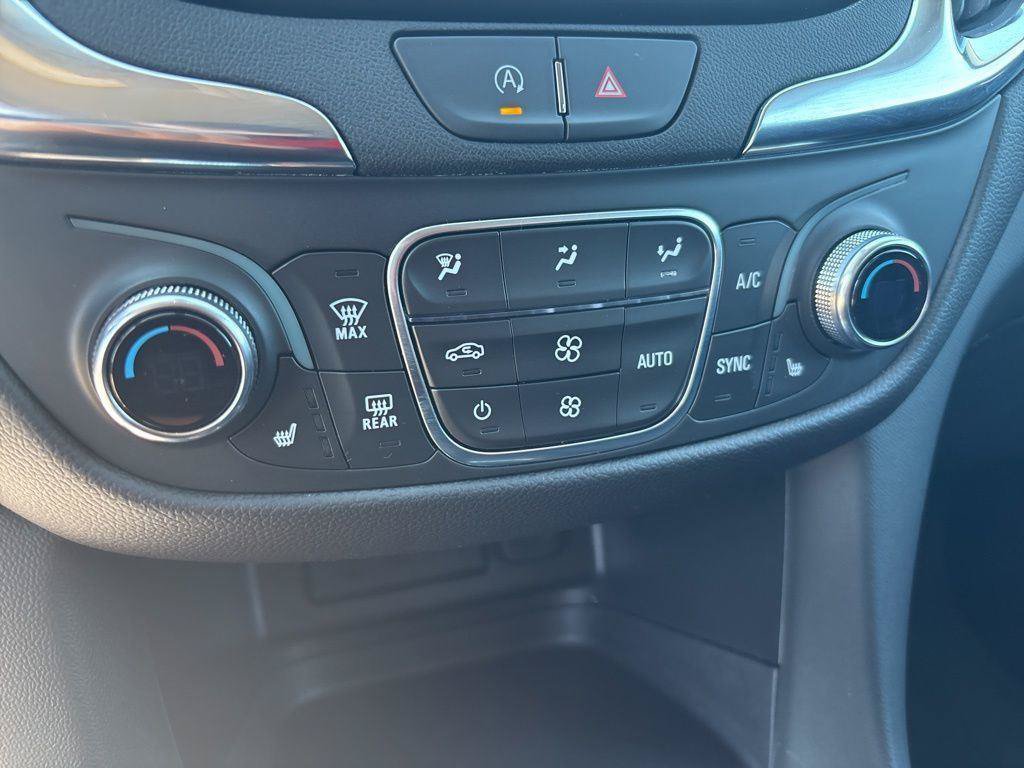 Used 2024 Chevrolet Equinox LT AWD/4WD image 25