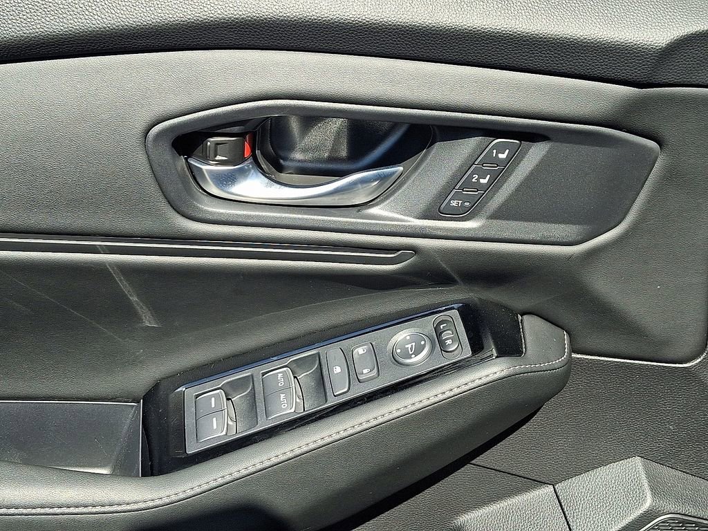 Used 2025 Honda Accord Touring image 13