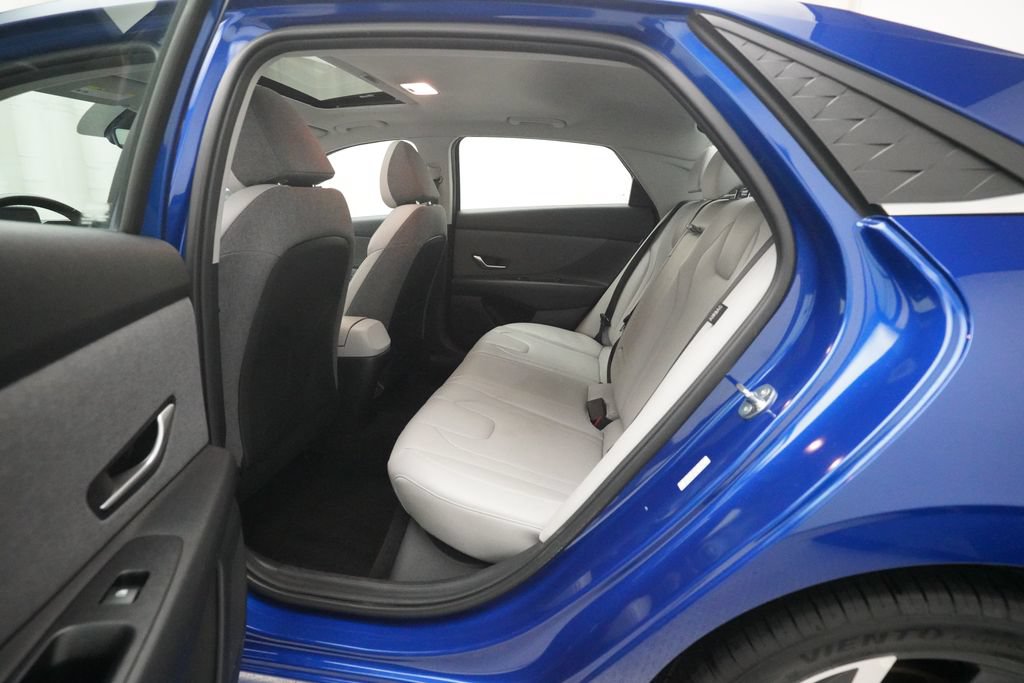 Used 2024 Hyundai Elantra Limited FWD image 15