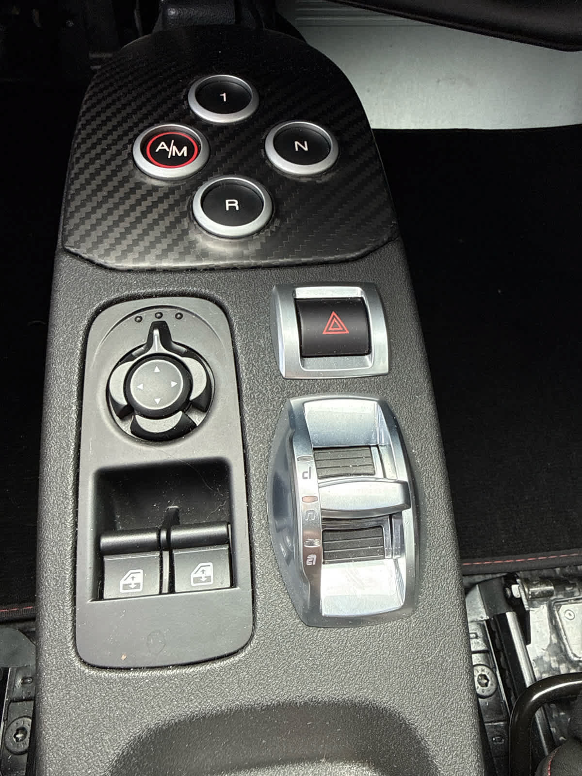 Used 2015 Alfa Romeo 4C Launch Edition w/ Convenience Group RWD image 17