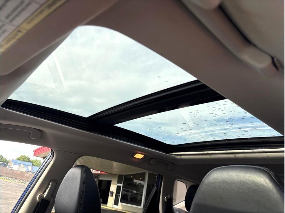 Used 2018 Nissan Rogue SL w/ Premium Package image 25