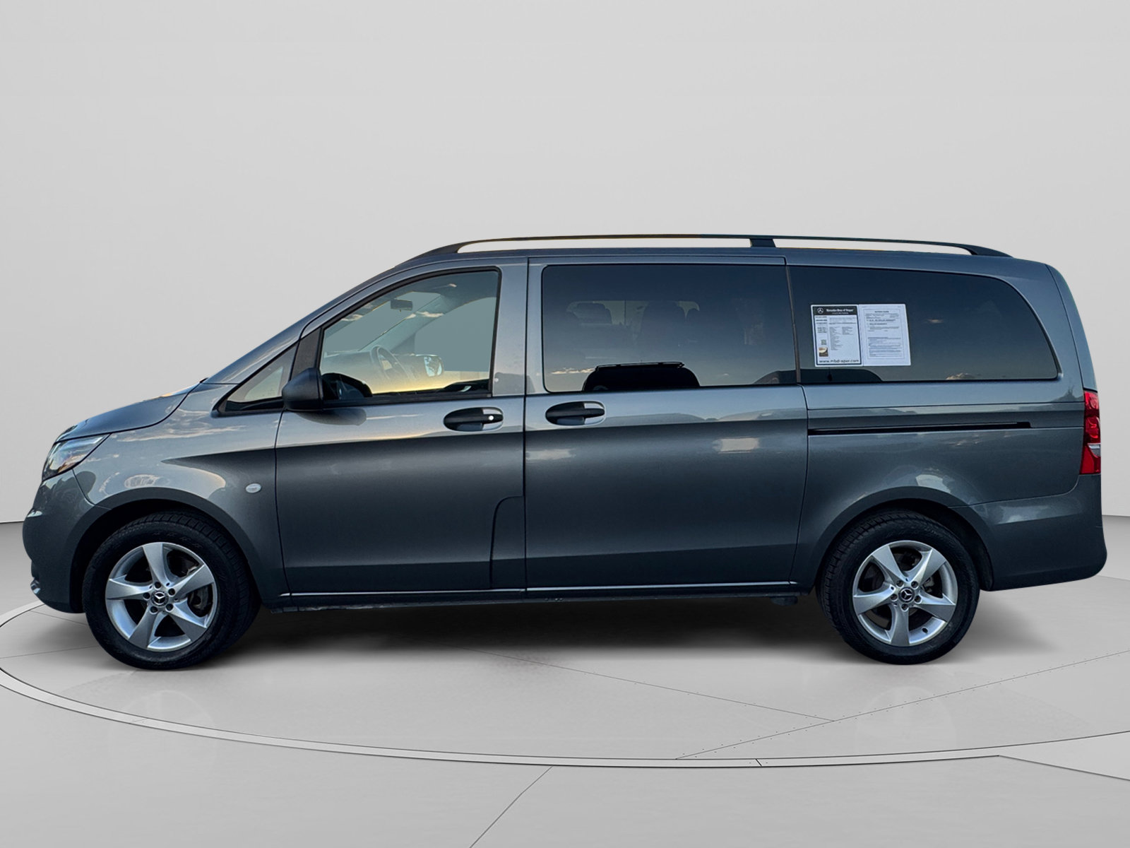 Used 2023 Mercedes-Benz Metris Passenger image 2