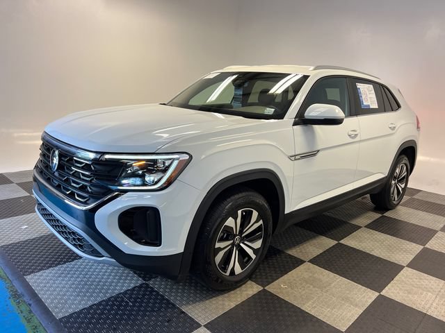 Certified 2024 Volkswagen Atlas Cross Sport SE FWD image 3