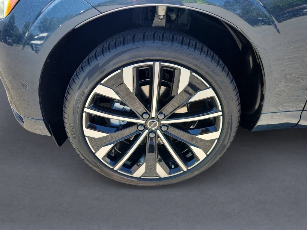 New 2026 Volvo XC60 B5 Ultra w/ Protection Package Premier AWD/4WD image 8