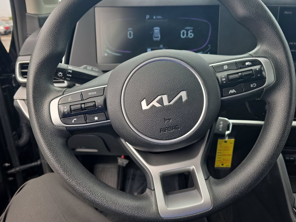 Used 2025 Kia Sportage LX FWD image 13