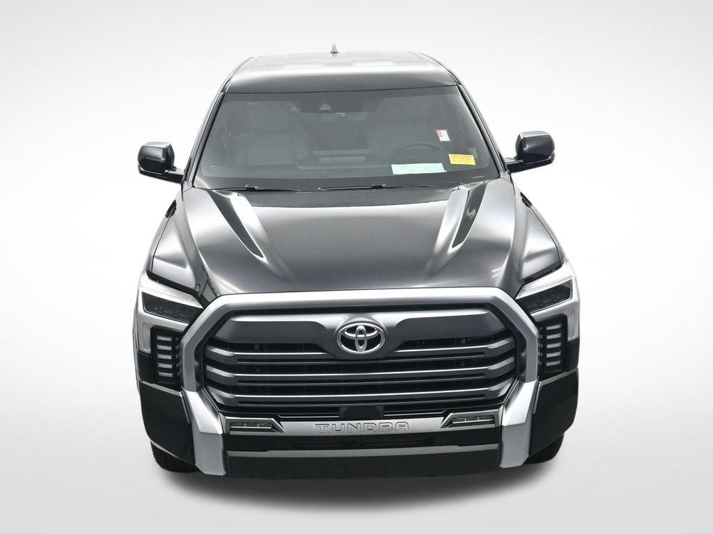Used 2025 Toyota Tundra Limited AWD/4WD image 21