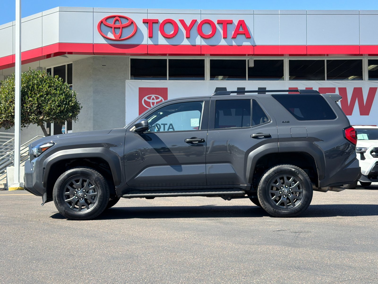 Used 2025 Toyota 4Runner SR5 AWD/4WD image 2