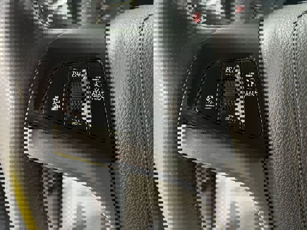 Used 2020 Chevrolet Trax LT w/ LT Convenience Package image 11