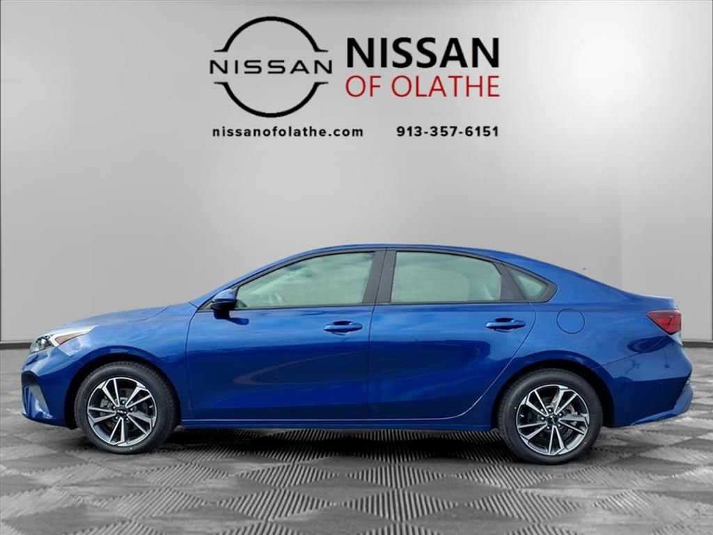 Used 2023 Kia Forte LXS image 3