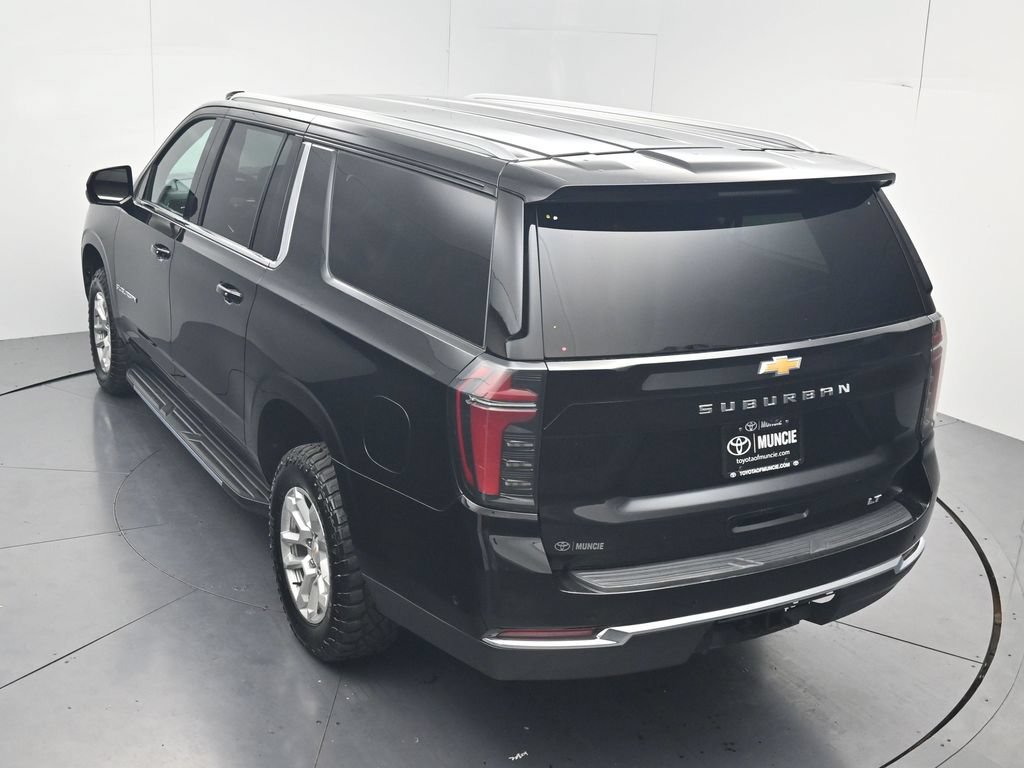 Used 2025 Chevrolet Suburban LT AWD/4WD image 54