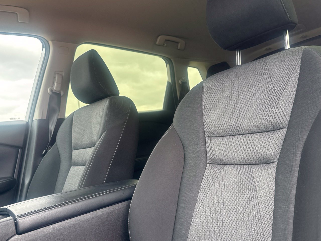 Certified 2025 Nissan Rogue SV FWD image 40