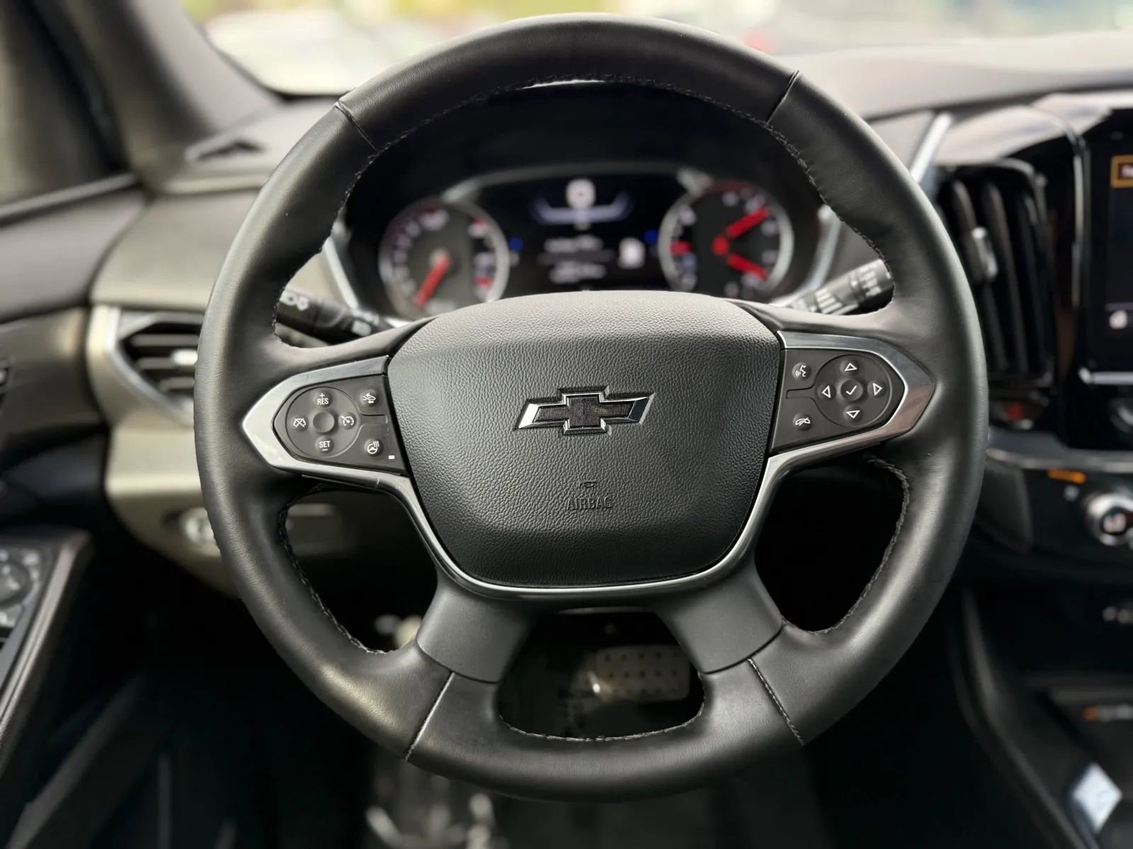 Used 2023 Chevrolet Traverse Premier w/ Redline Edition AWD/4WD image 25