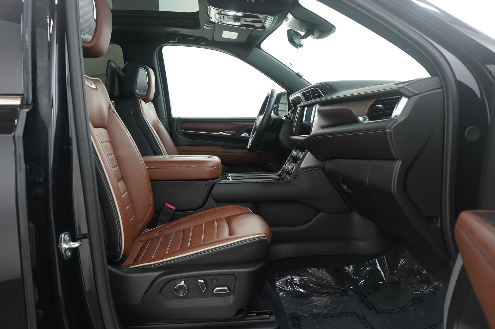 Used 2024 GMC Yukon Denali Ultimate image 11