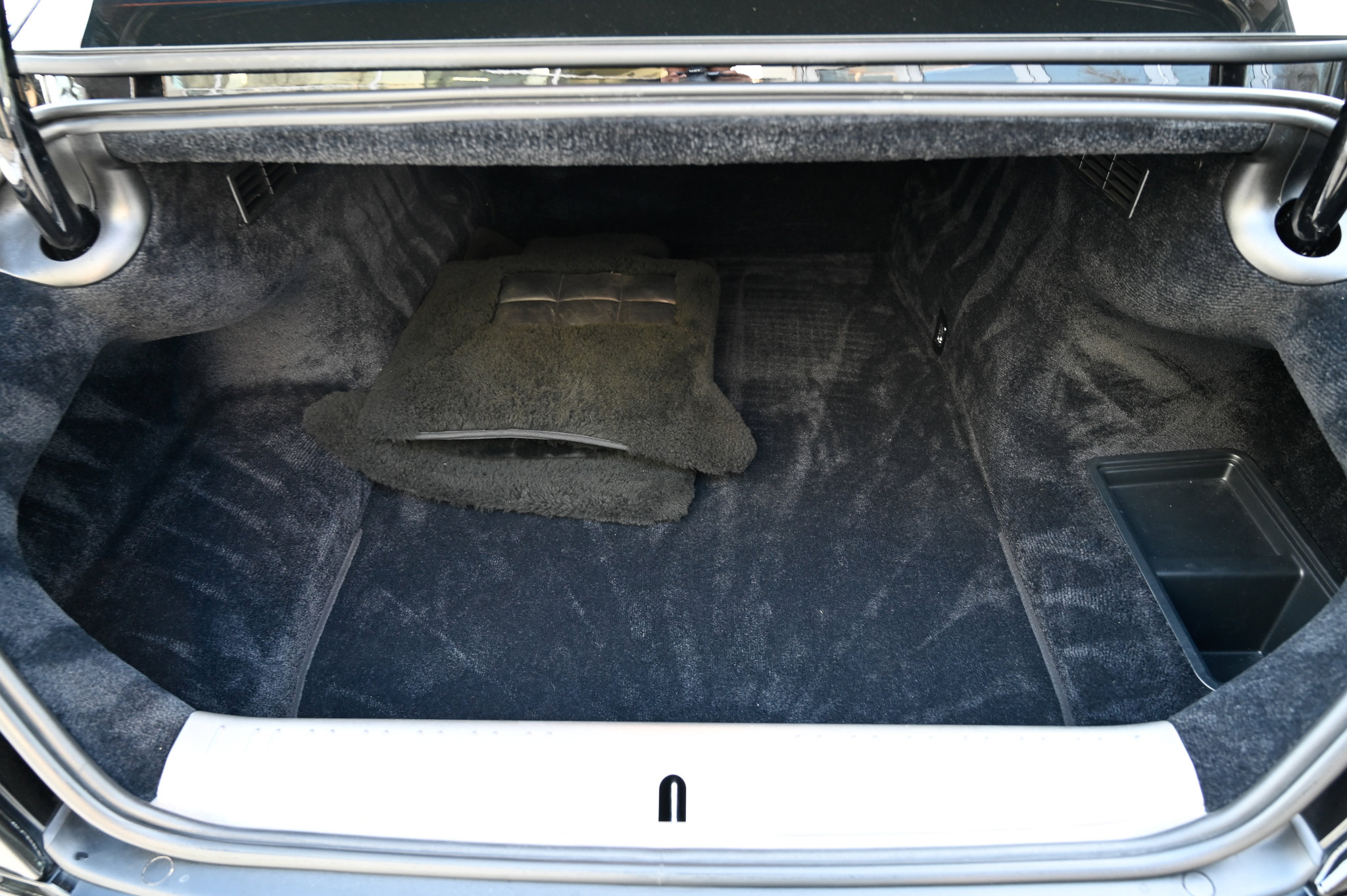 Used 2017 Rolls-Royce Wraith image 32